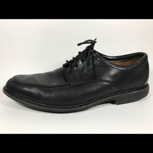clarks unstructured black shoes
